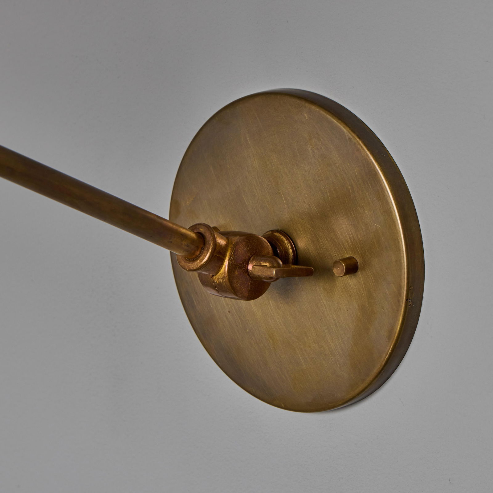 1960s Large Red and Grey Diabolo Articulating Wall Lamp Attributed to Pierre Guariche - 17