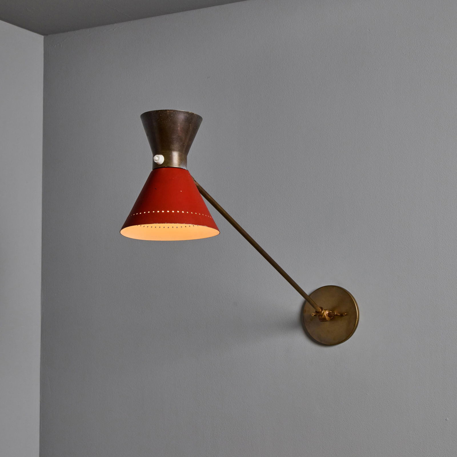 1960s Large Red and Grey Diabolo Articulating Wall Lamp Attributed to Pierre Guariche - 3