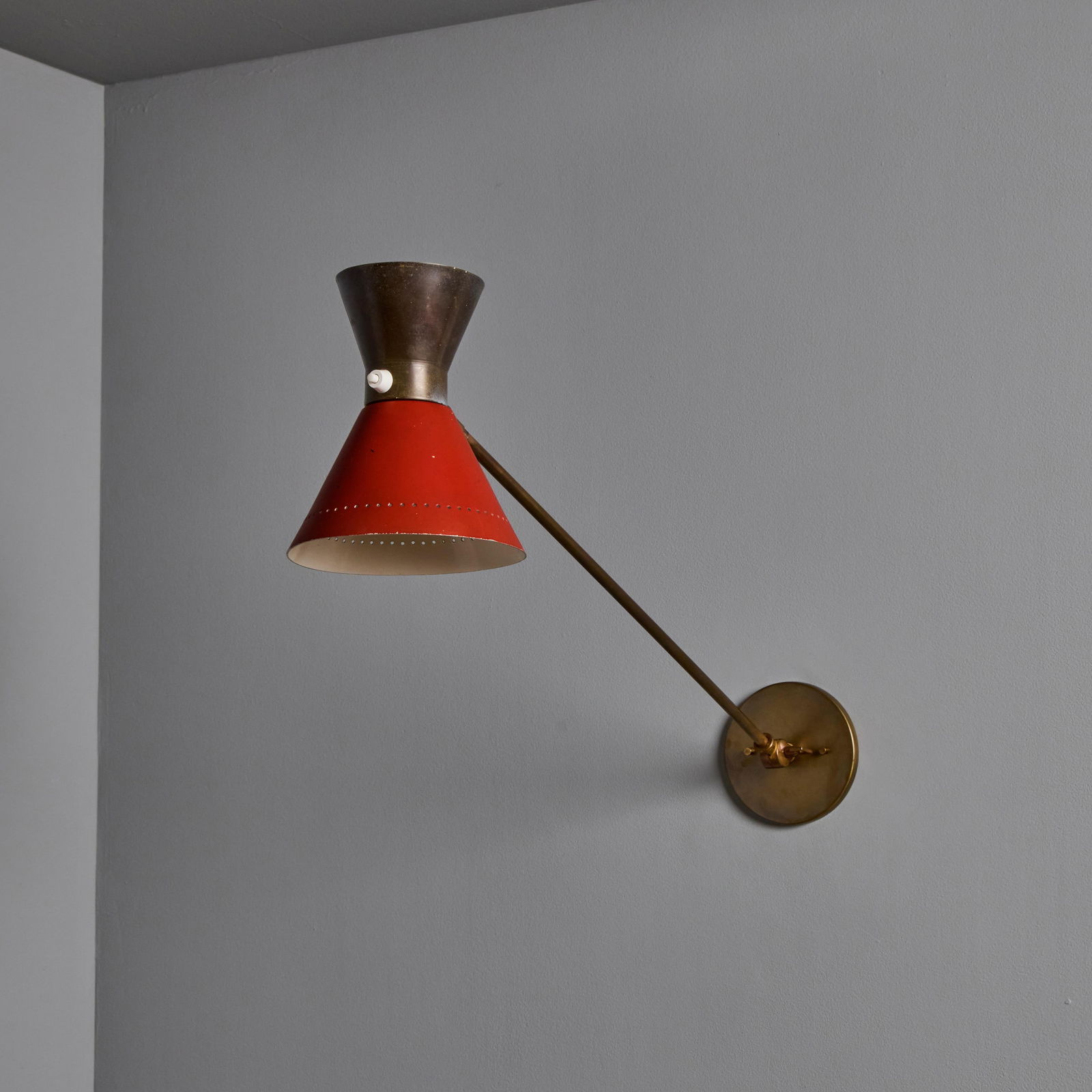 1960s Large Red and Grey Diabolo Articulating Wall Lamp Attributed to Pierre Guariche - 7