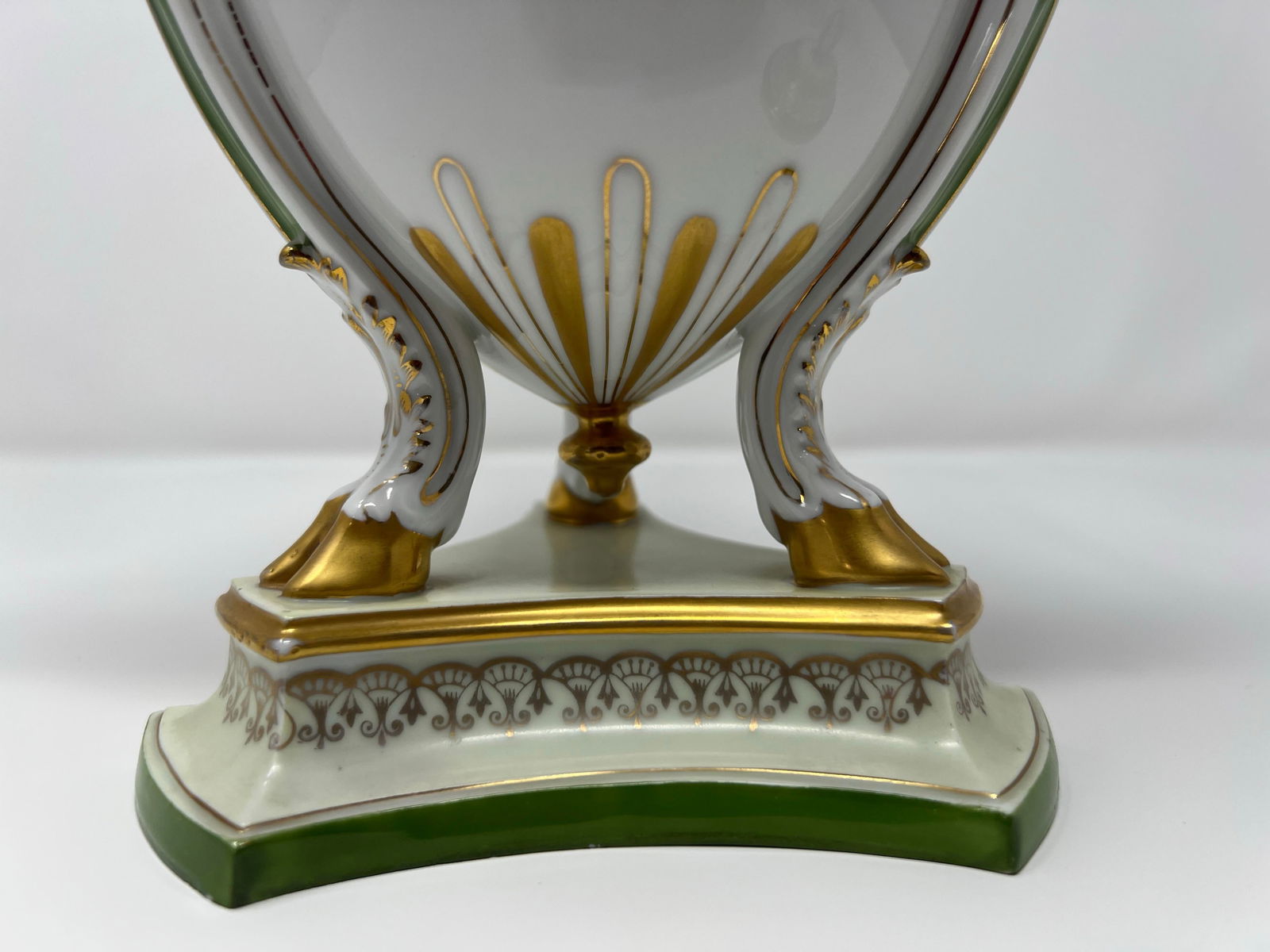 Antique Royal Bavaria "Louis Seize" Hand-Painted Portrait Urn With Ram Head Handles, Circa 1900 - 7