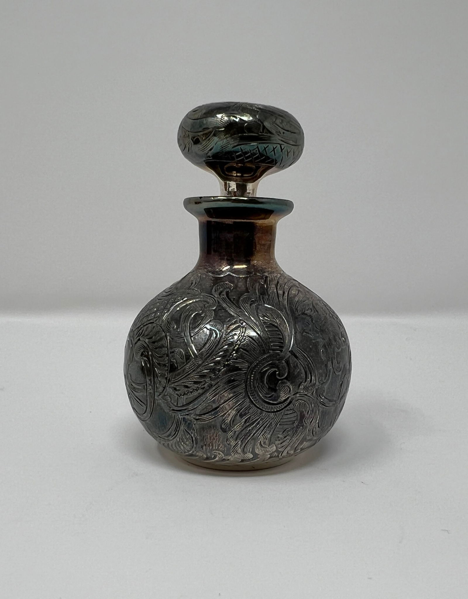 Alvin Art Nouveau Sterling Silver Overlay Perfume Bottle, c.1900 (3.25 In.) - 4