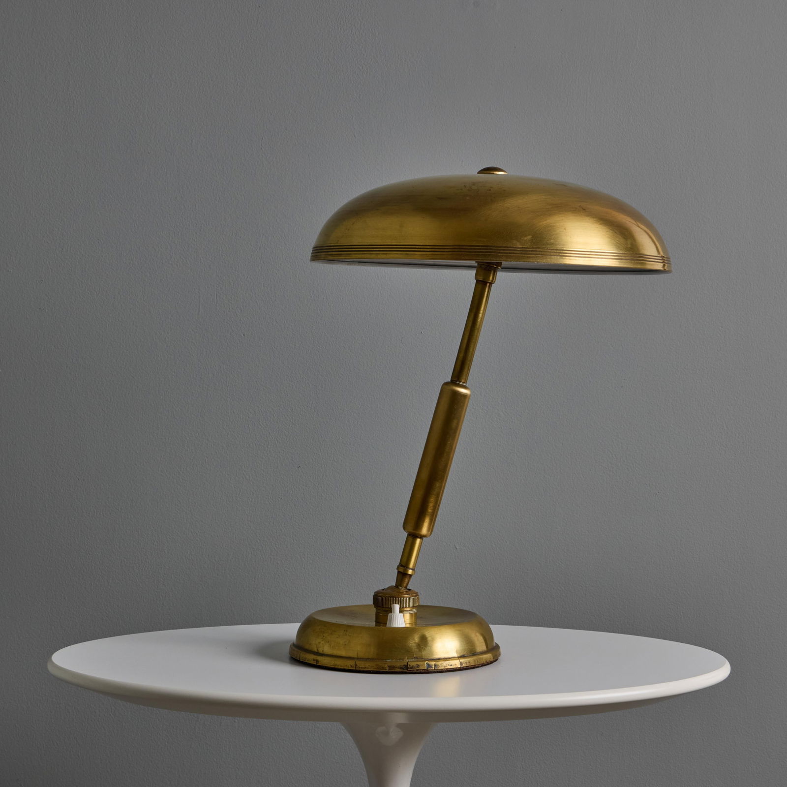 1940s Giovanni Michelucci Patinated Brass Adjustable Banker Lamp for Lariolux - 6