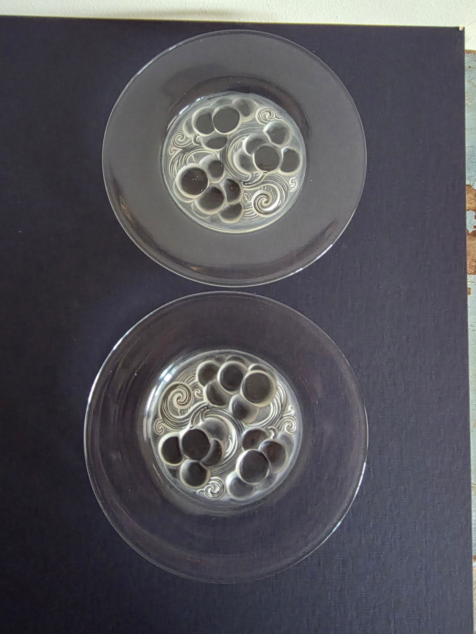 Pair of Rene Lalique Marienthal Plates - 3