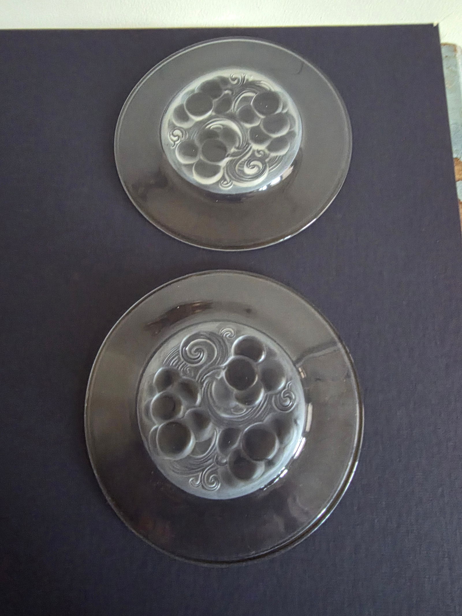 Pair of Rene Lalique Marienthal Plates - 4