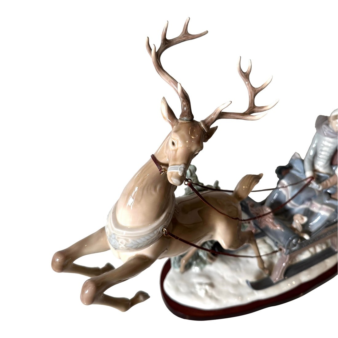 LladrÃ³ "Winter Wonderland" #1429 – Rare Christmas Reindeer & Sleigh Figurine: Discover the retired LladrÃ³ "Winter Wonderland" #1429 figurine featuring a reindeer pulling a winter sleigh with exquisite hand-crafted porcelain detail. A highly sought-after Christmas