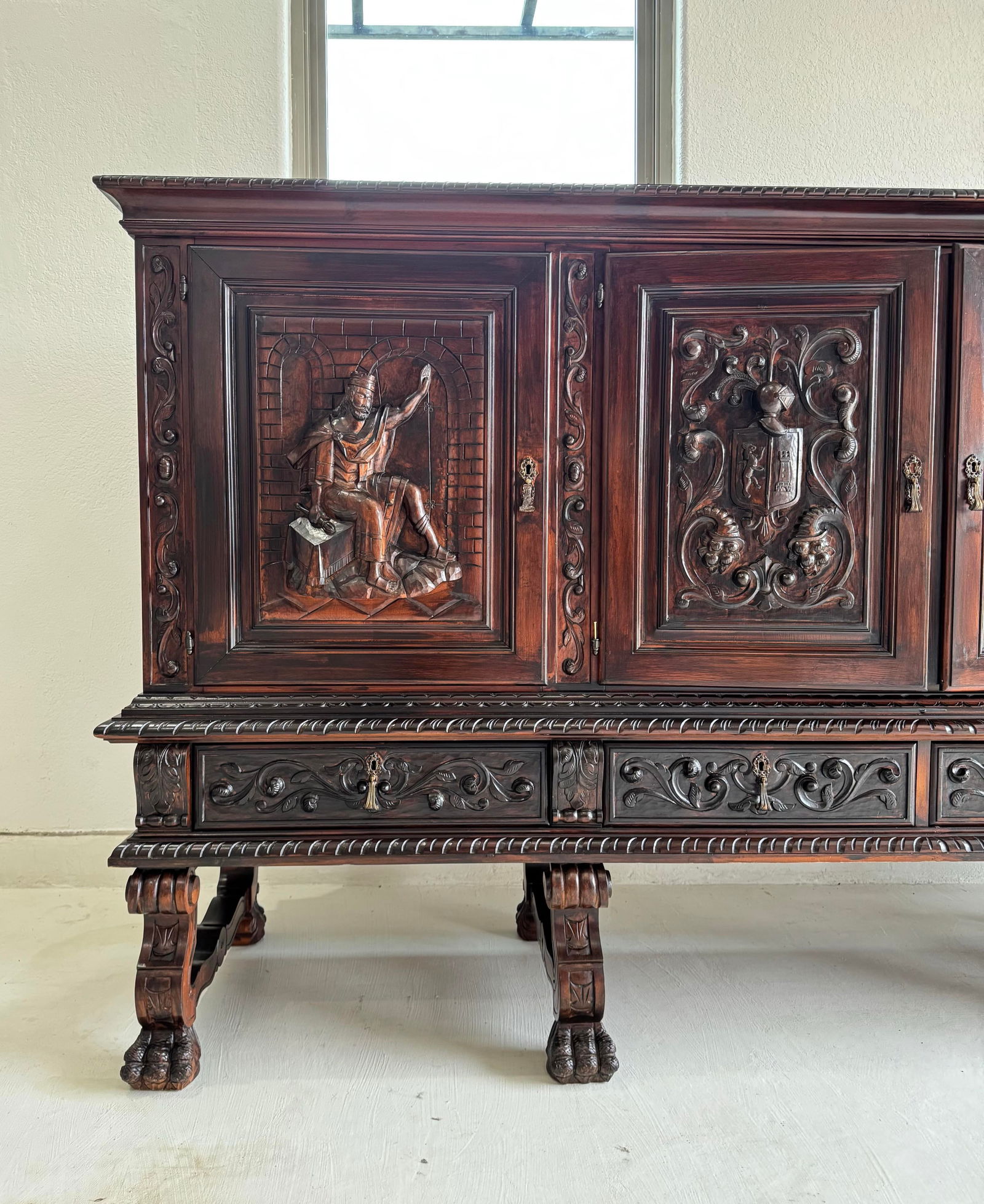 1950s Heavily Carved Spanish Style MCM Sideboard W/ All Keys - 2