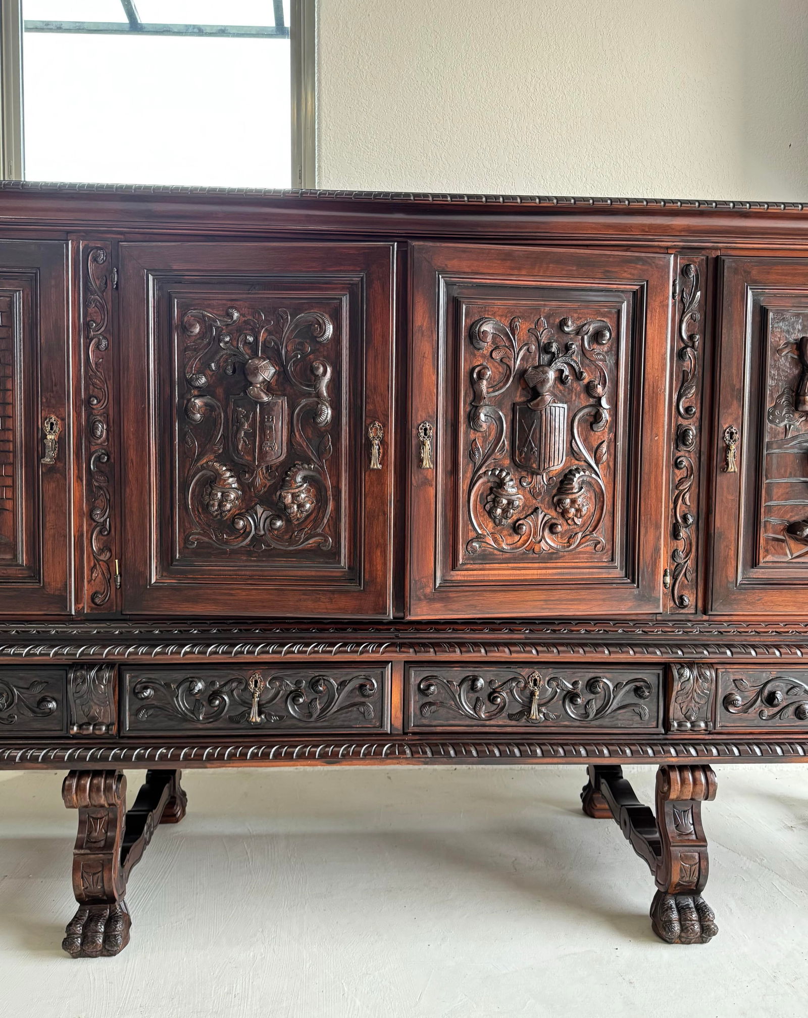 1950s Heavily Carved Spanish Style MCM Sideboard W/ All Keys - 3
