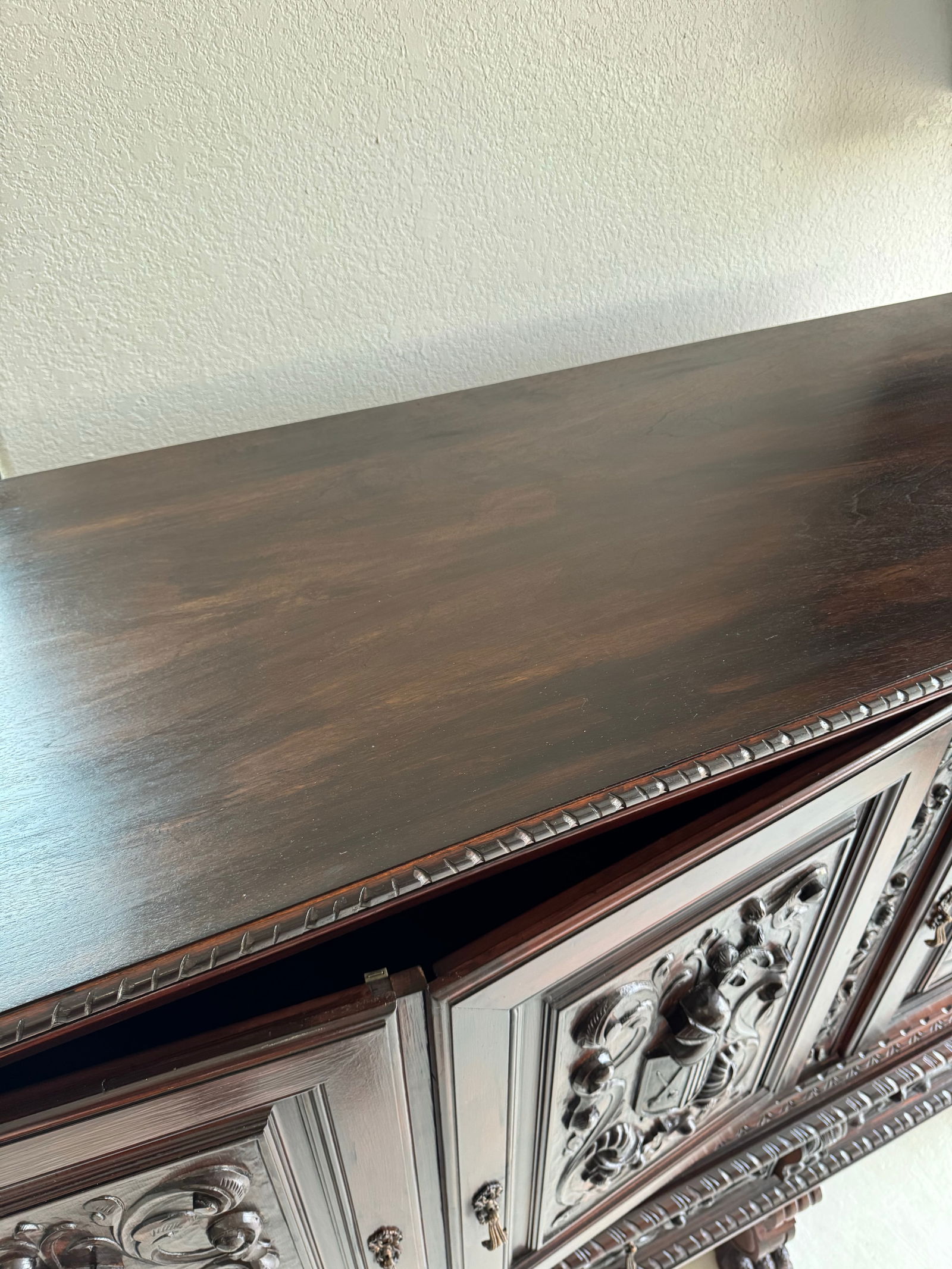 1950s Heavily Carved Spanish Style MCM Sideboard W/ All Keys - 6