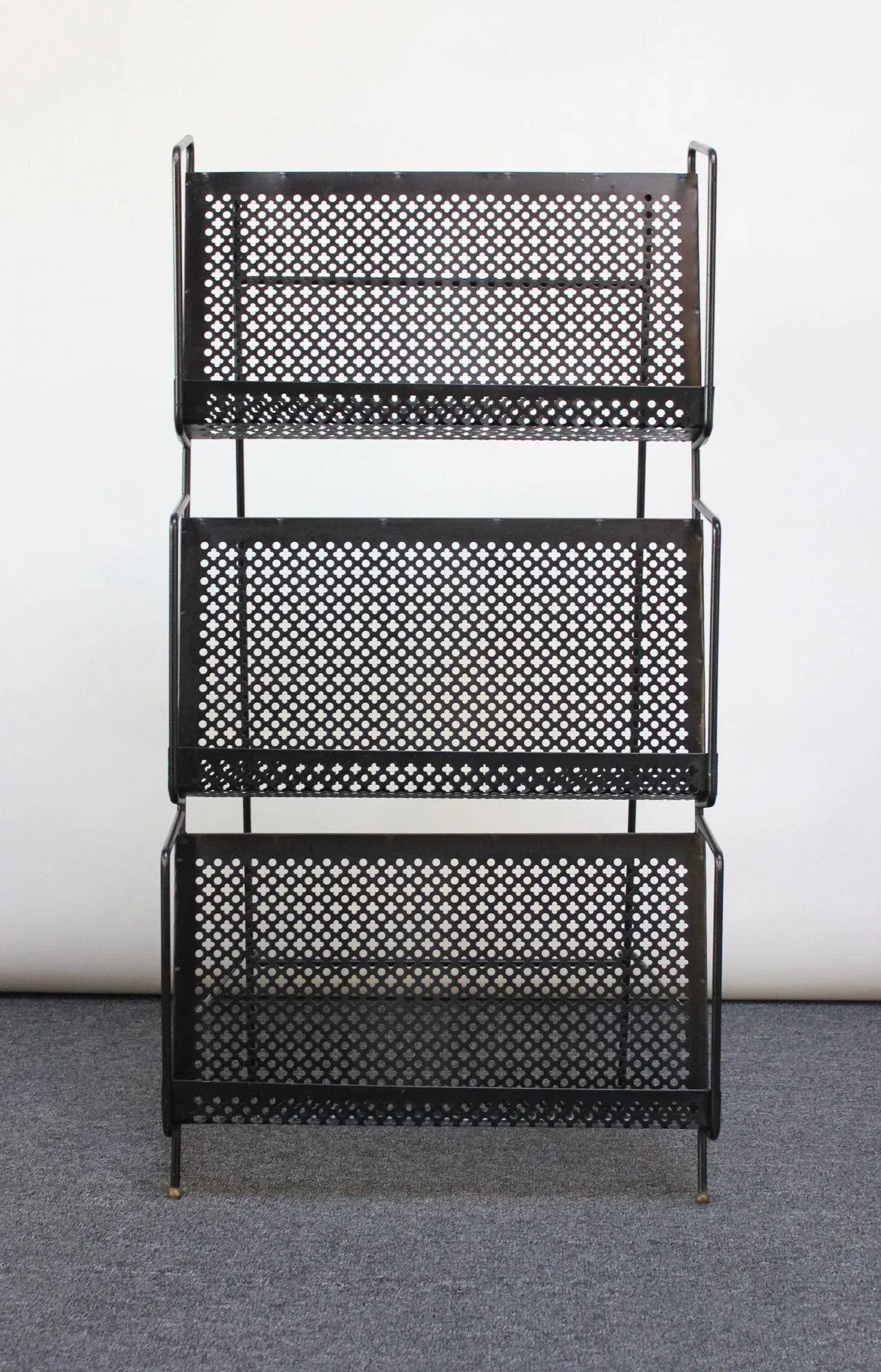 Large Mid-Century Modern Free-Standing Collapsable Metal Magazine Rack - 3