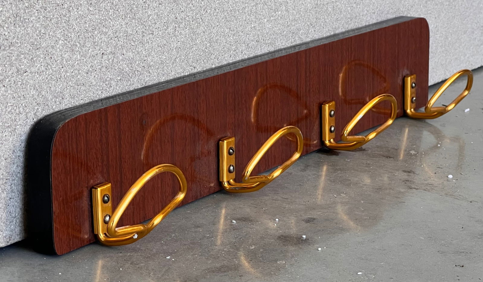 Italian Mid-Century Modern Wood and Brass Wall Coat Hanger, 1960s - 4