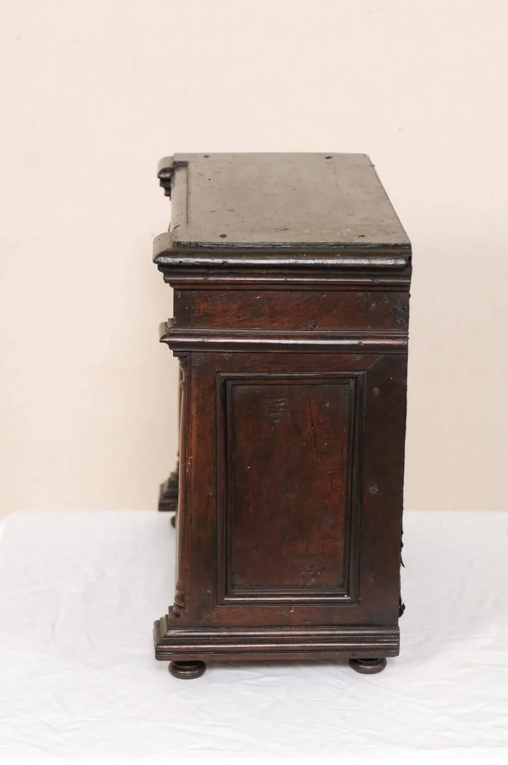 18th Century Italian Walnut Chest - 2