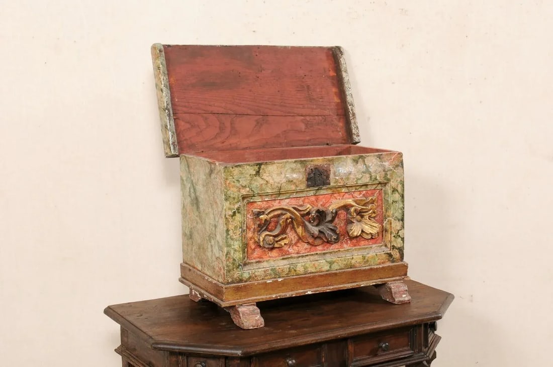 18th Century Venetian Wood Box with Original Finish - 7