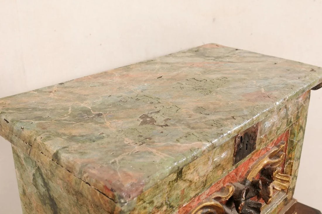 18th Century Venetian Wood Box with Original Finish - 9