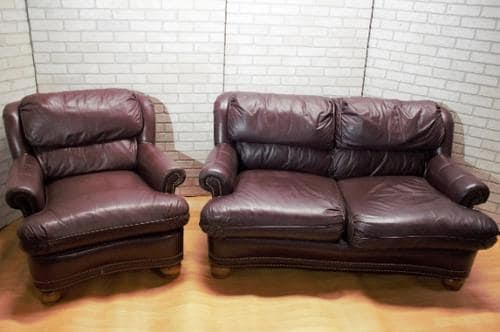 Hancock & Moore Austin Loveseat and Armchair in "Oxblood" Leather - 2 Piece Set: Title: Hancock & Moore Austin Loveseat and Armchair in "Oxblood" Leather - 2 Piece Set Description: Vintage Hancock & Moore Austin Loveseat and Armchair in Oxblood Leather - 2 Piece Set Classic