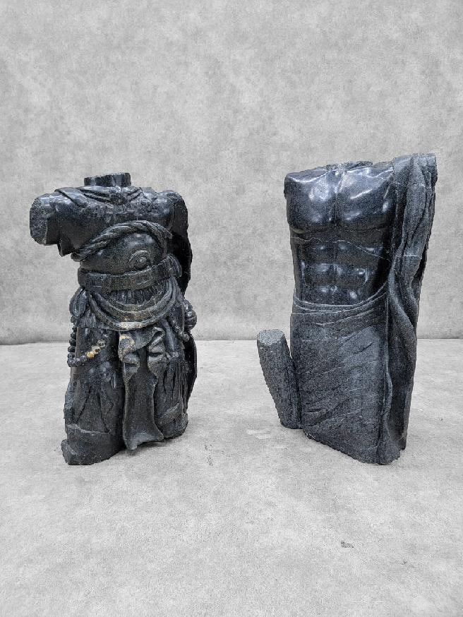 Antique Monumental Sculpted Black Marble Robed & Armored Roman Emperor Bust - Set of 2: Title: Antique Monumental Sculpted Black Marble Robed & Armored Roman Emperor Bust - Set of 2 Description: Antique Monumental Sculpted Robed & Armored Roman Emperor Bust Sculpted in Italian Black