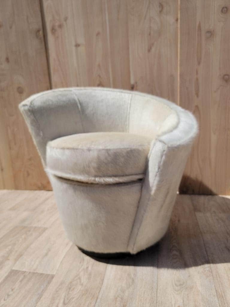 Mid Century Modern Vladimir Kagan Style Asymmetrical Swivel Lounge: Title: Mid Century Modern Vladimir Kagan Style Asymmetrical Swivel Lounge Description: Mid Century Modern Vladimir Kagan Style Asymmetrical Swivel Lounge Newly Upholstered in a High End Ivory