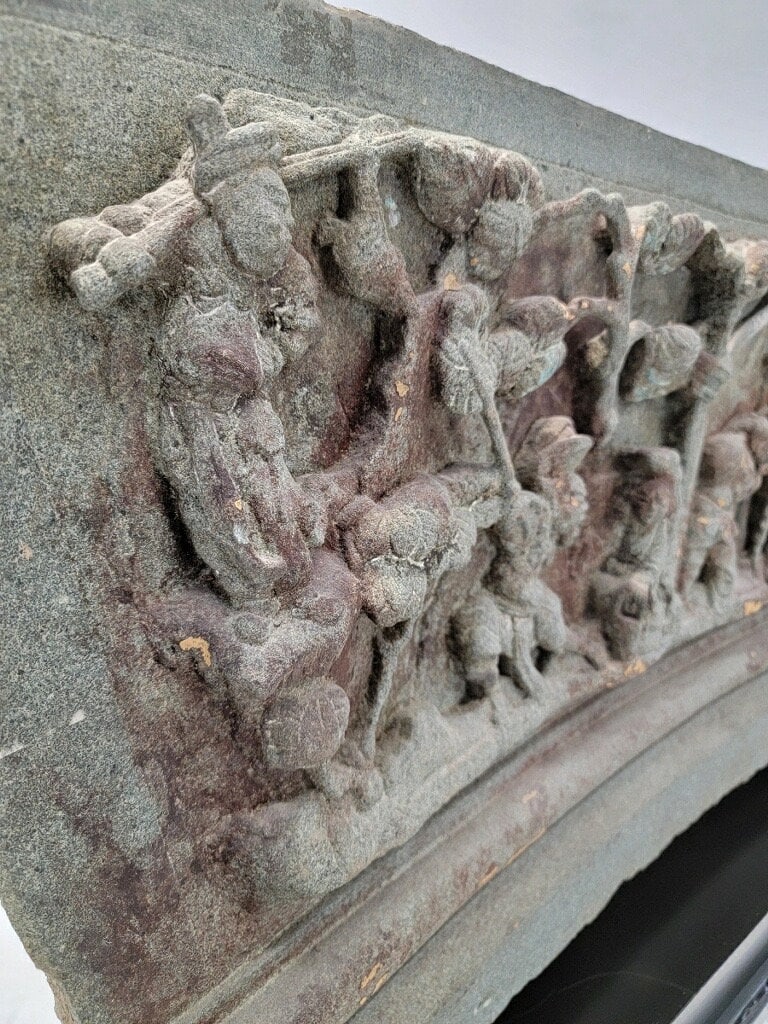 16th Century Chinese Hand Sculpted Grey Stone Panel with Stand Sculpture - 8