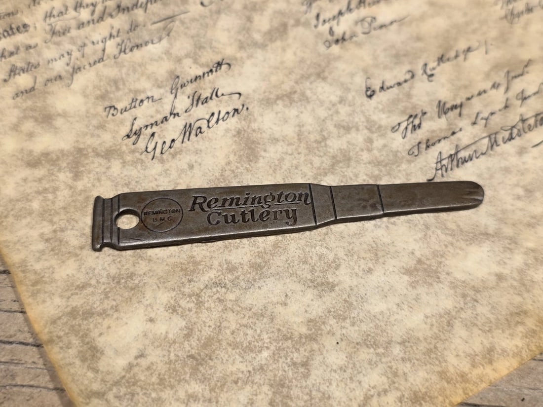 Remington Keychain Knife Blade Opener Tool: Title:Remington Keychain Knife Blade Opener Tool Description:3 1/2" Long Often referred to as blade openers or knife openers, these compact steel tools became popular in the early–mid 20th centu