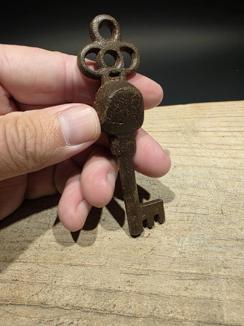 3 1/2" Iron Skeleton Key - 13