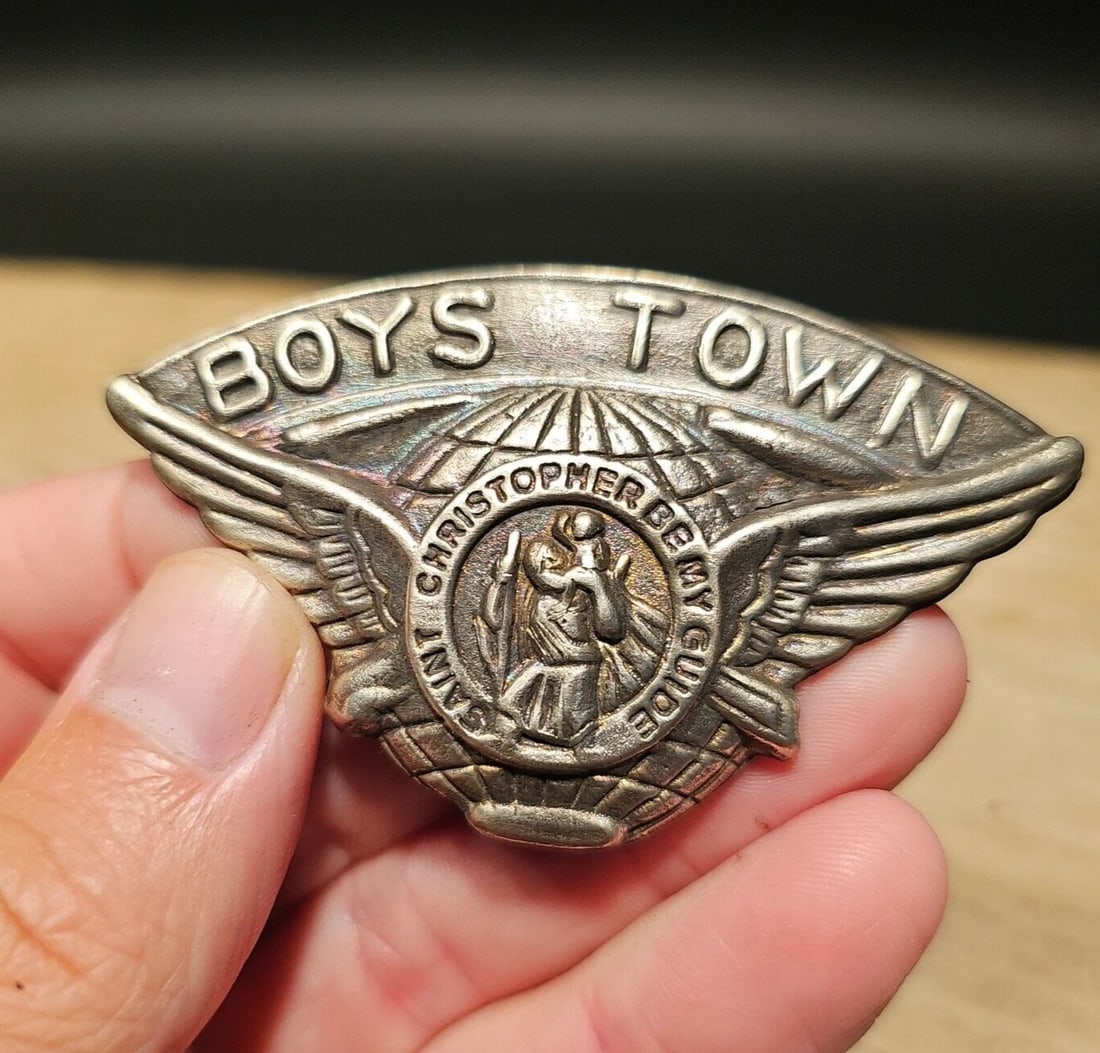 St. Christopher Patron of Safe Travel Visor Clip: Title:St. Christopher Patron of Safe Travel Visor ClipDescription: Reserve: $15.00 Shipping:Domestic: Flat-rate of $3.00 to anywhere within the contiguous U.S.International: Foreign