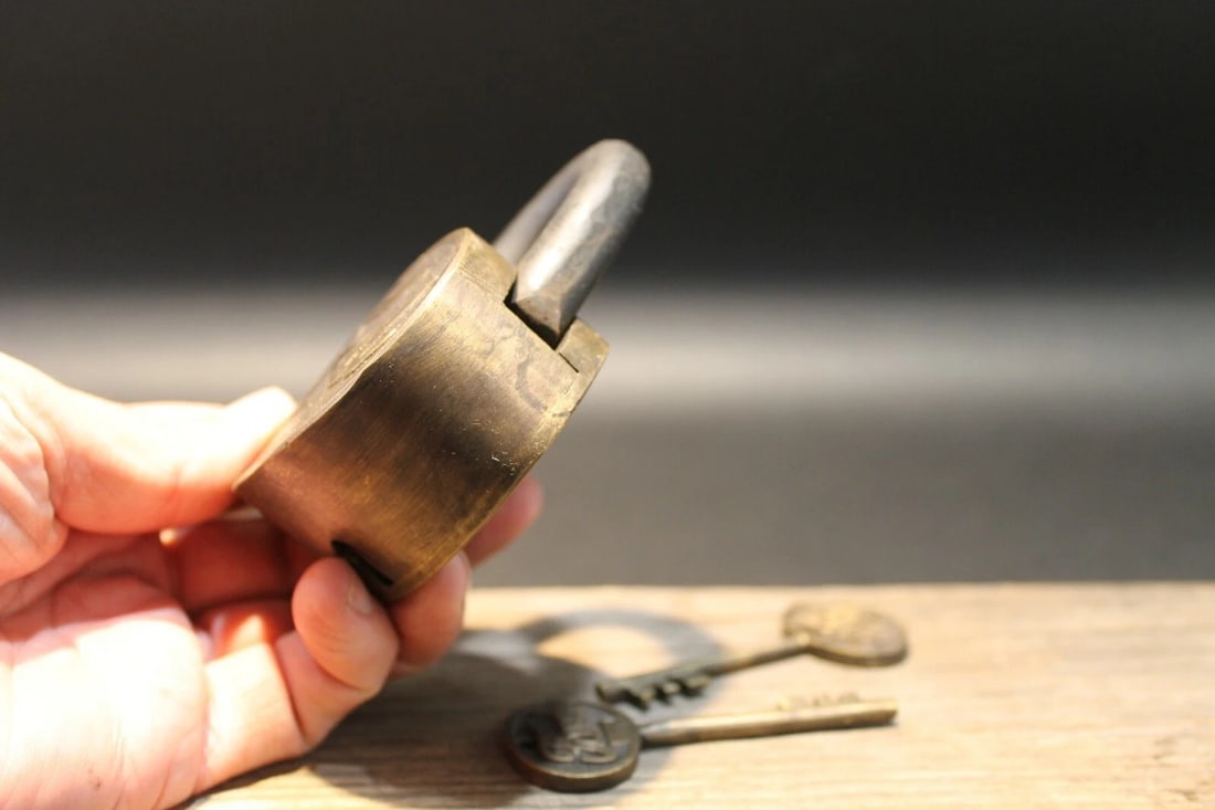 Brass & Iron Trunk Chest Box Ford Lock Padlock - 9