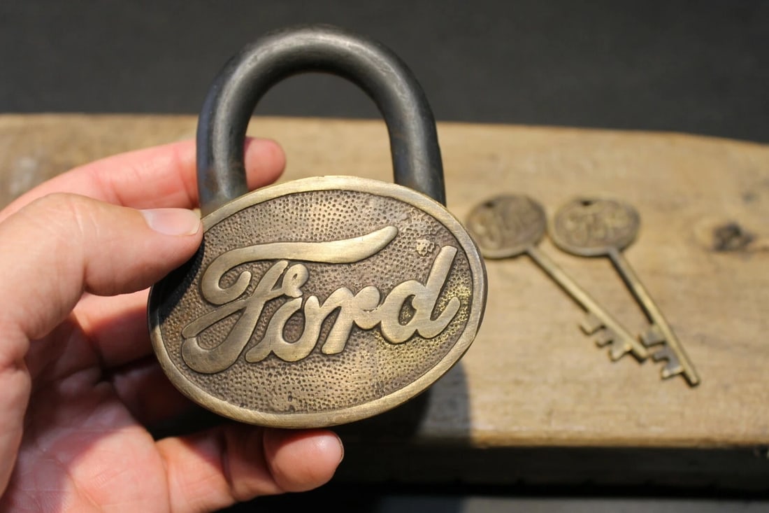 Brass & Iron Trunk Chest Box Ford Lock Padlock - 3