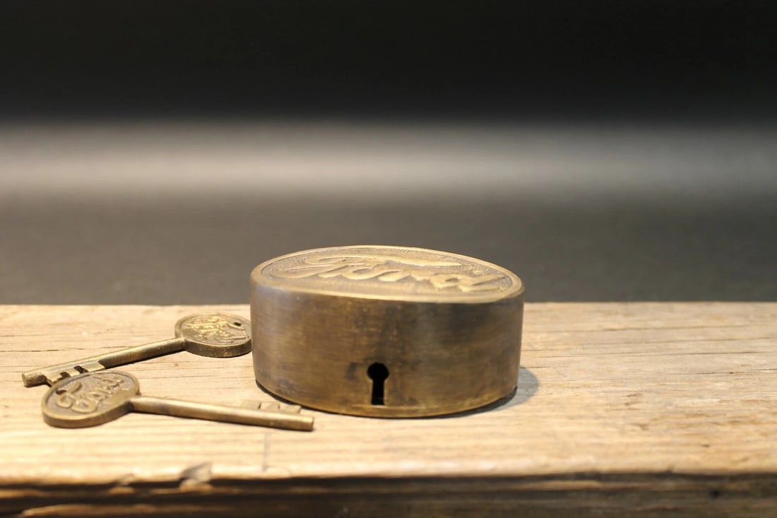 Brass & Iron Trunk Chest Box Ford Lock Padlock - 4