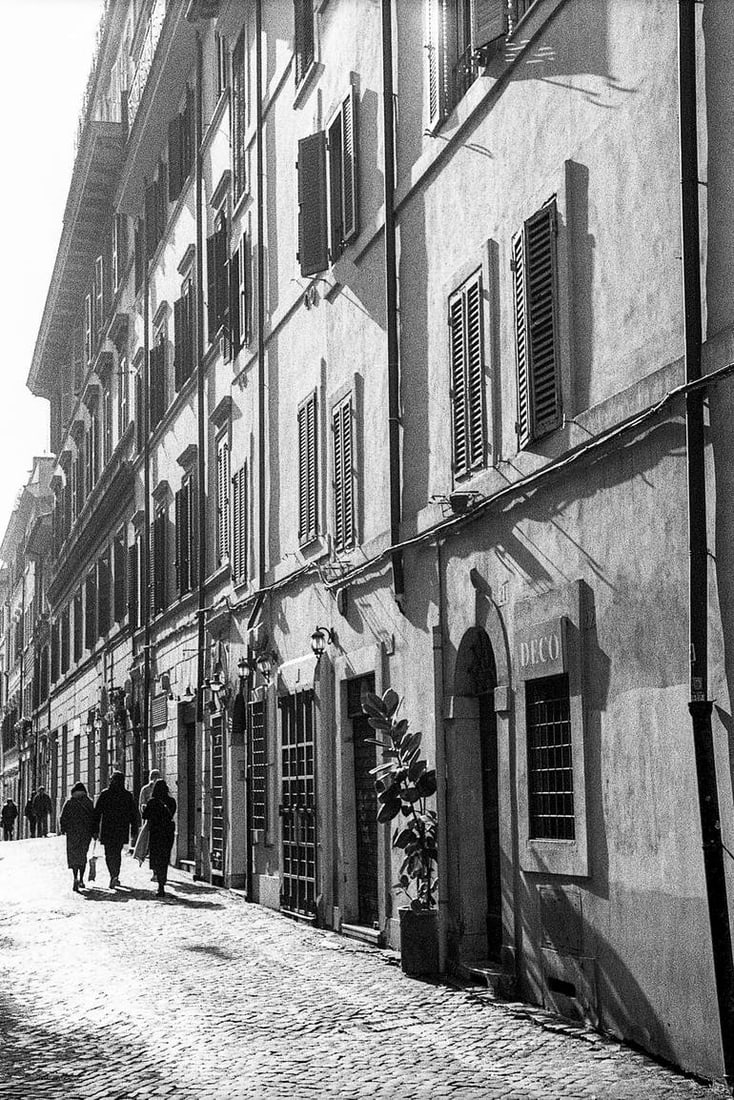 The Streets of Rome, Italy - Silver Gelatin: Title: The Streets of Rome, Italy - Silver Gelatin Description: Title: The Streets of Rome, Italy - Silver Gelatin Photograph - Limited Edition of 10Artist: Paul CooklinOrigin: United KingdomMedium:
