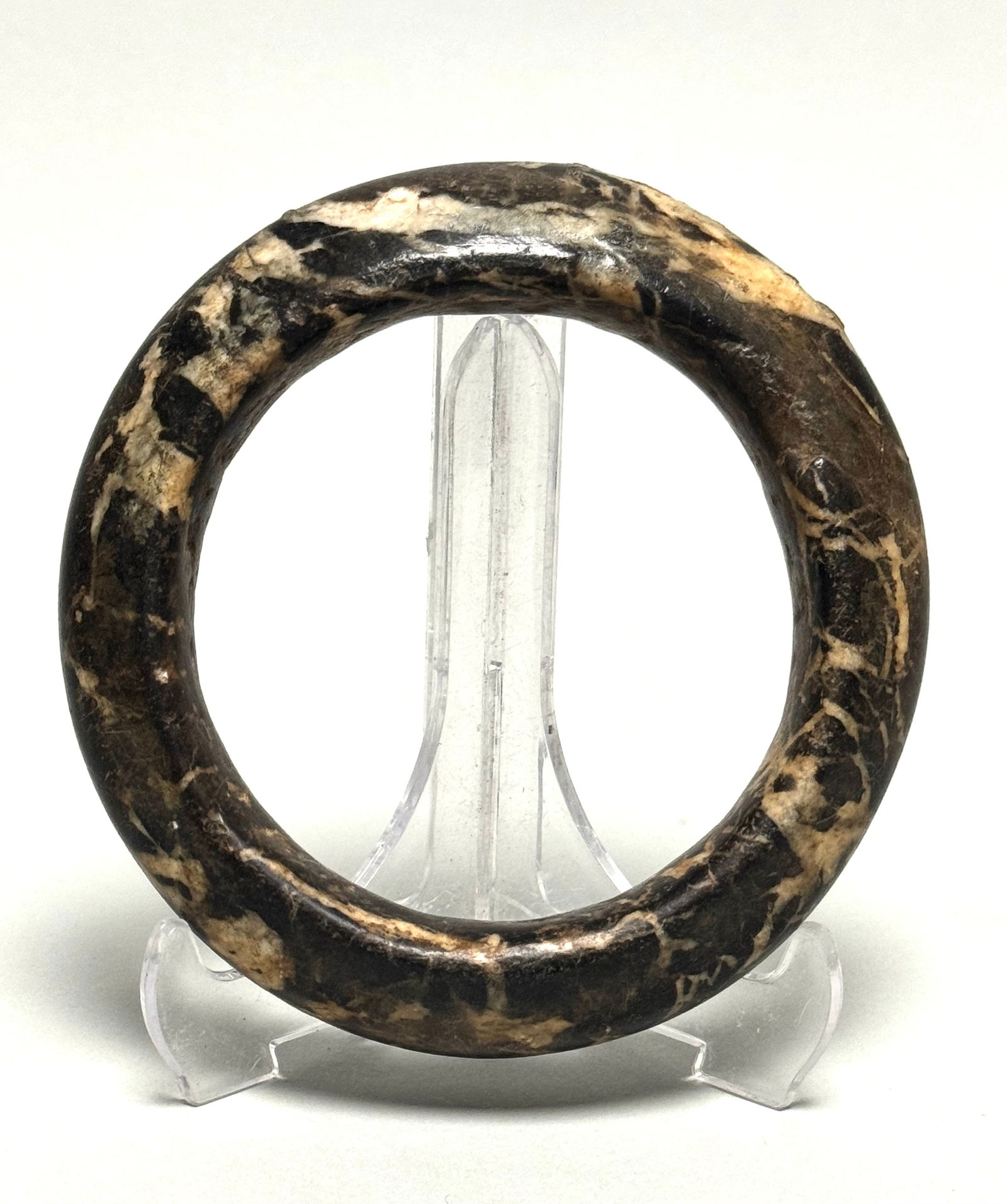 Neolithic Marble Bracelet - Dogon: Title: Neolithic Marble Bracelet - Dogon Description: Heavy Prehistoric bracelet made of marble with white calcite with patine. The bracelet is the result of an excellent prehistoric finishing and