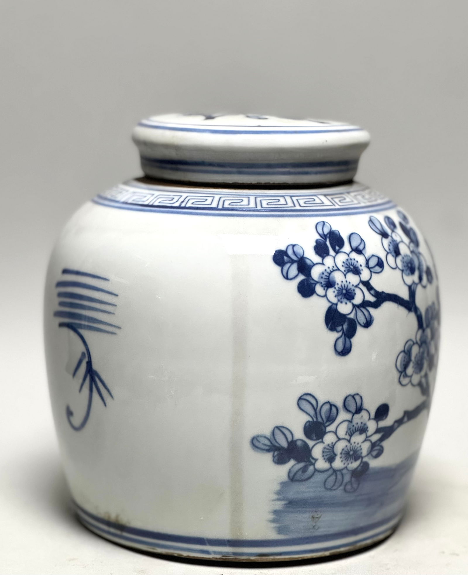 Chinese Porcelain ginger jar - 4
