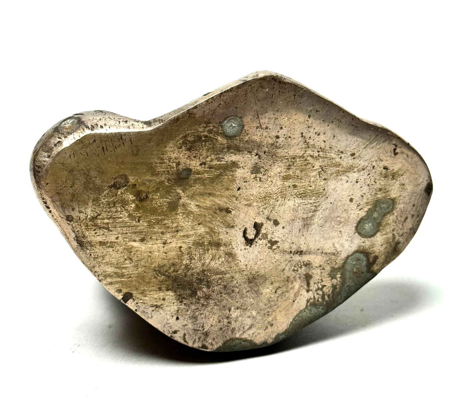 Statue of sitting meditation Buddha with lotus - China - 9