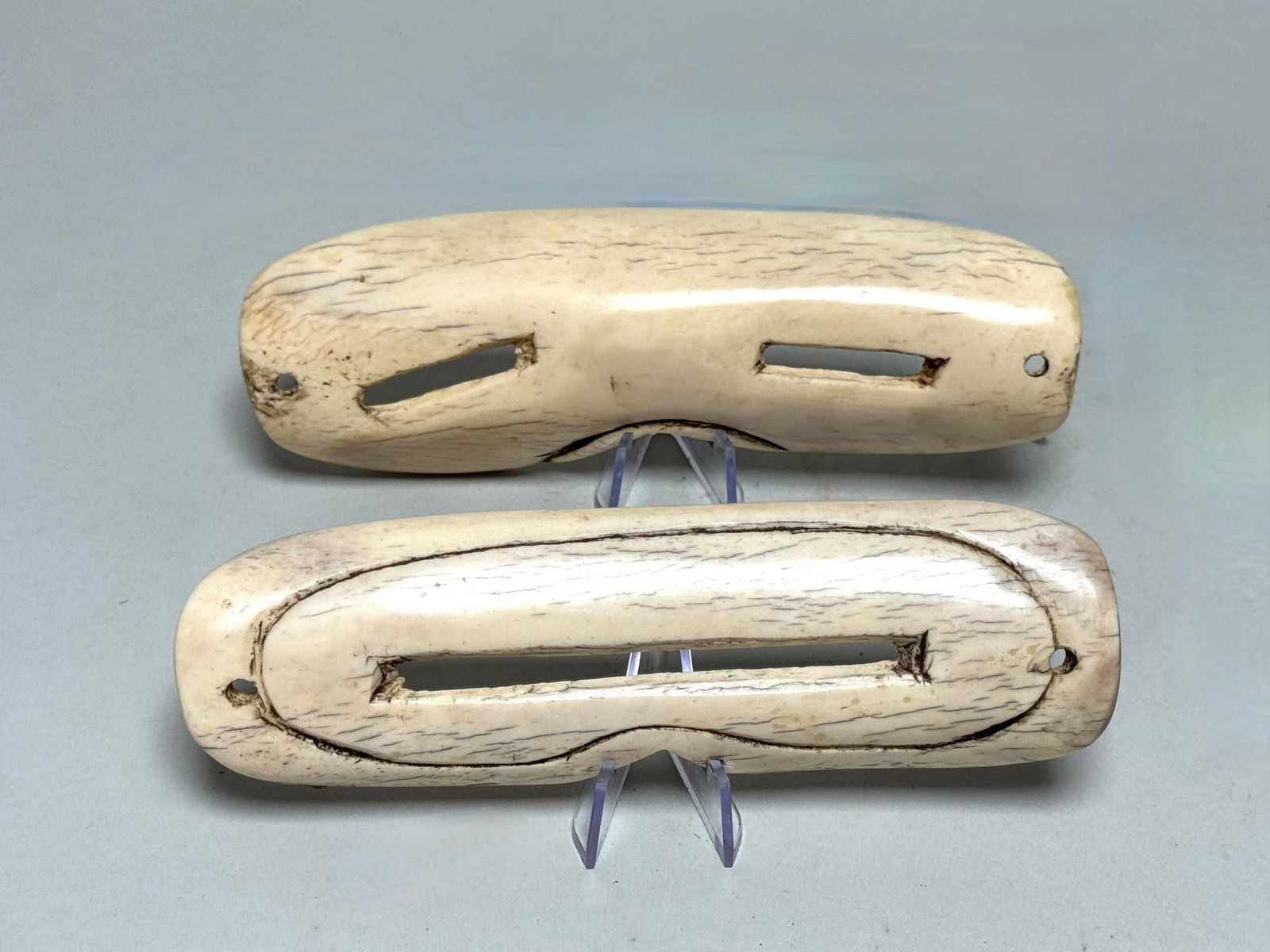 Statue of sitting meditation Buddha with lotus - Patinated bronze - China: Title: Statue of sitting meditation Buddha with lotus - Patinated bronze - China Description: Old meditation buddha with nice patine. In this pose, the Buddha is depicted with both hands in praying