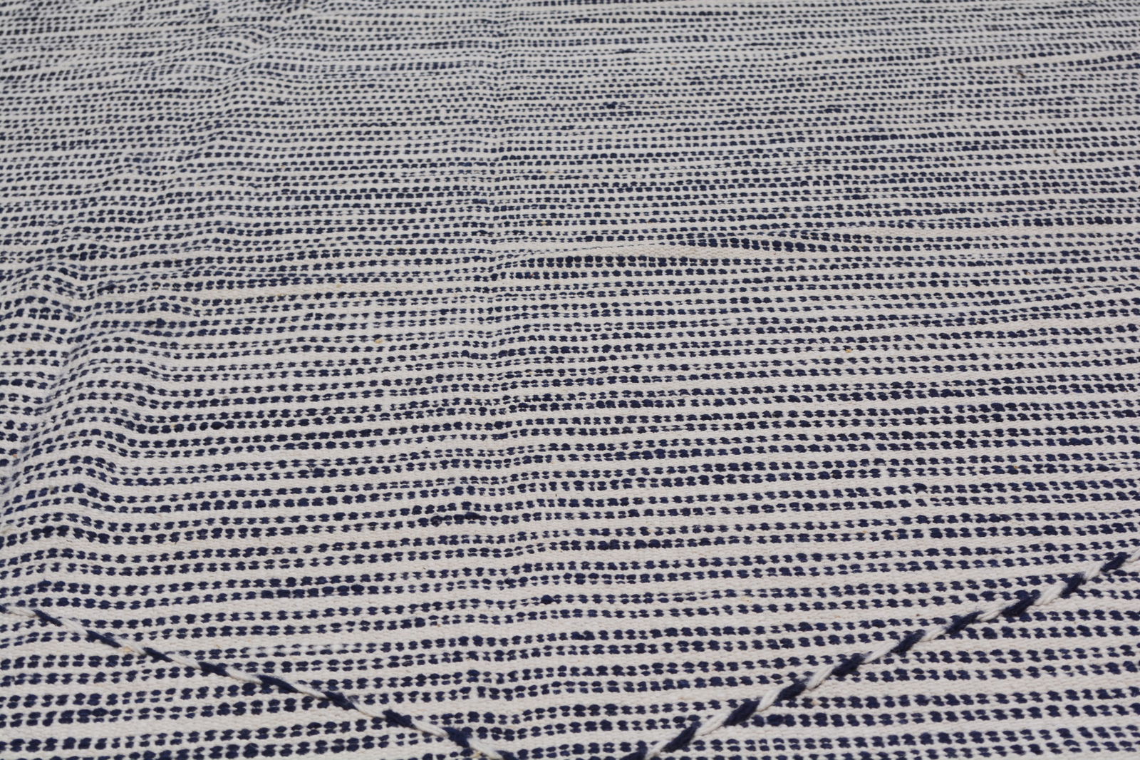 MOROCCAN FLATWEAVE WOOL RUG - 3