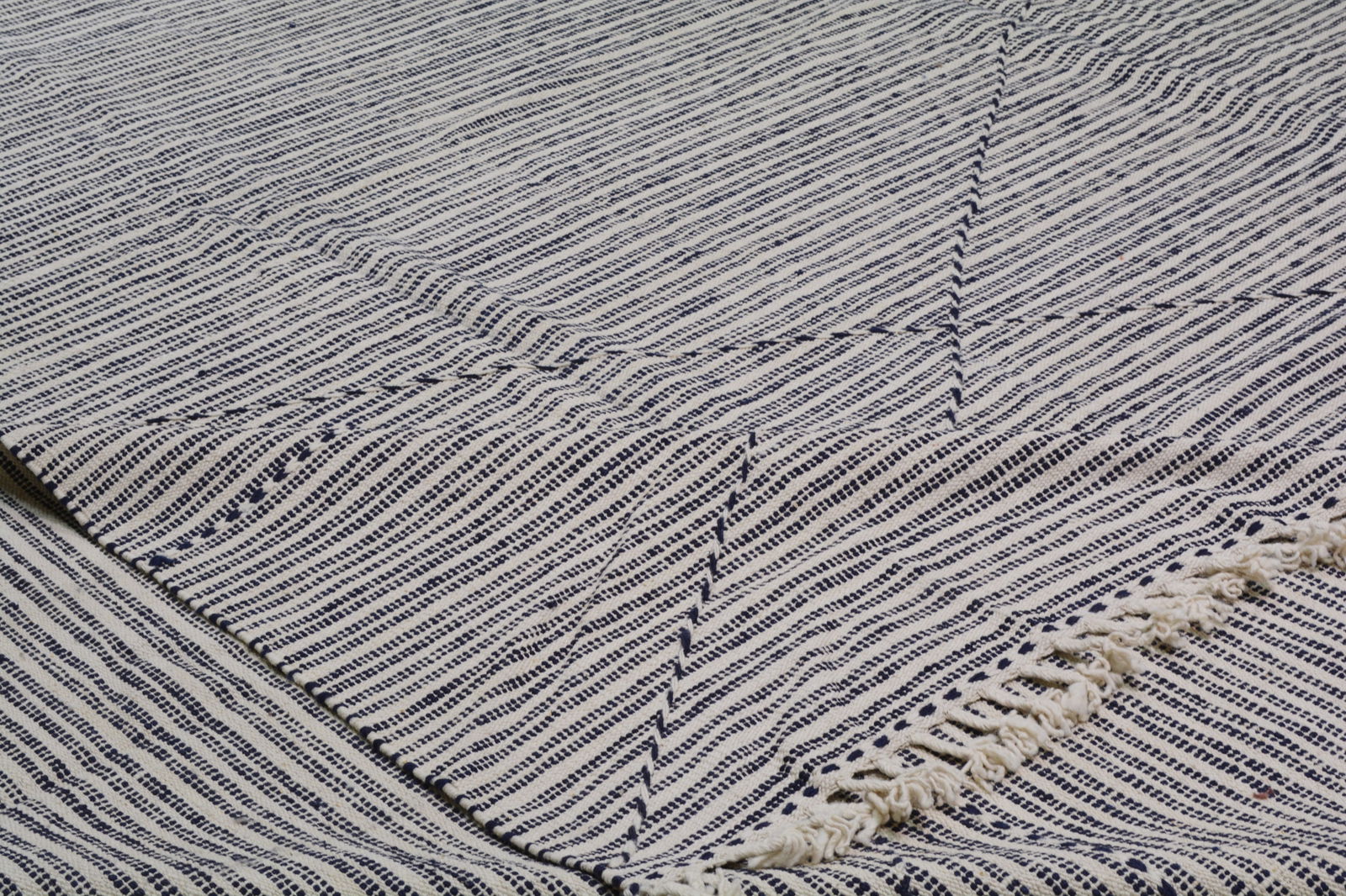 MOROCCAN FLATWEAVE WOOL RUG - 6