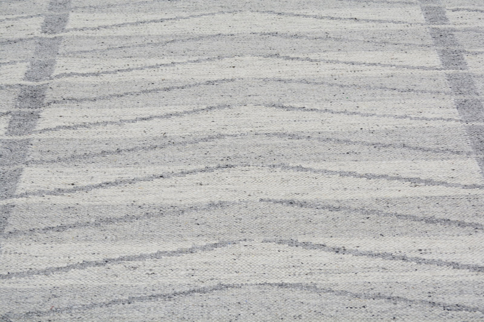 SCANDINAVIAN FLATWEAVE WOOL RUG - 3