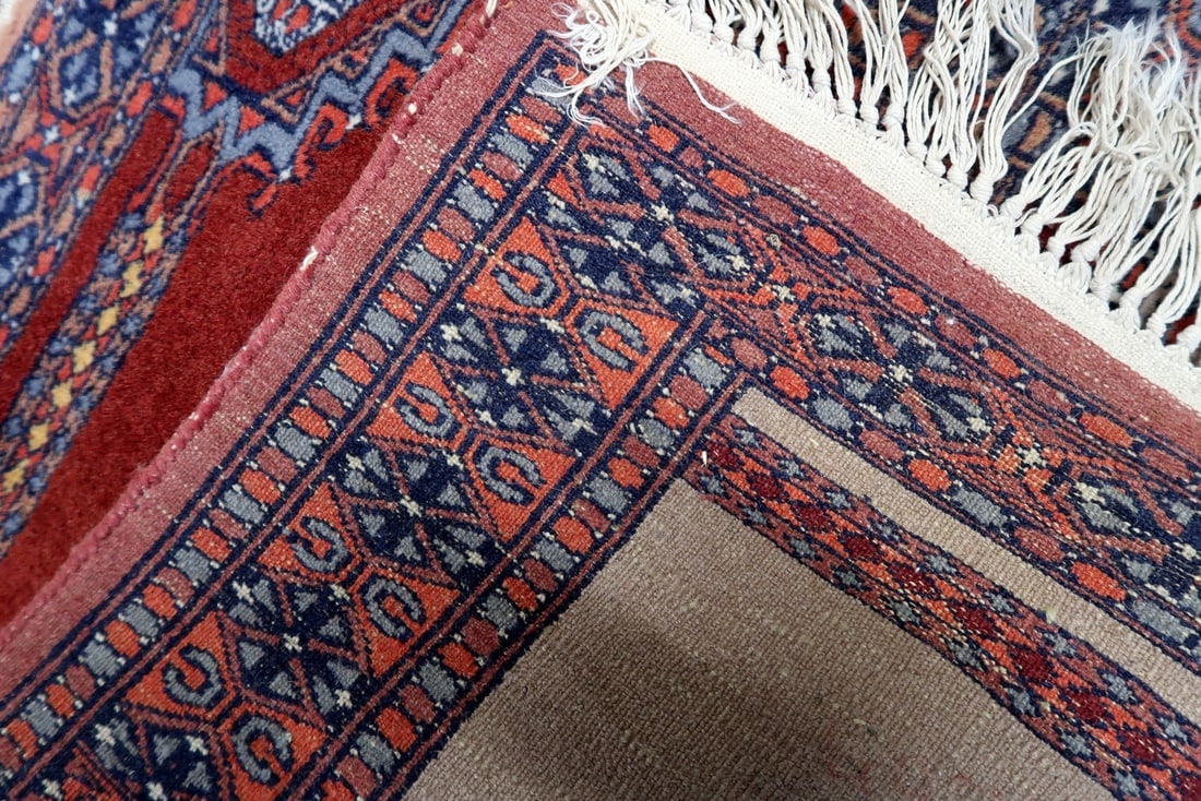 Handmade Vintage Pakistani Lahore Prayer Rug 1.9' x 1.9' (58cm x 60cm), 1960s - 9