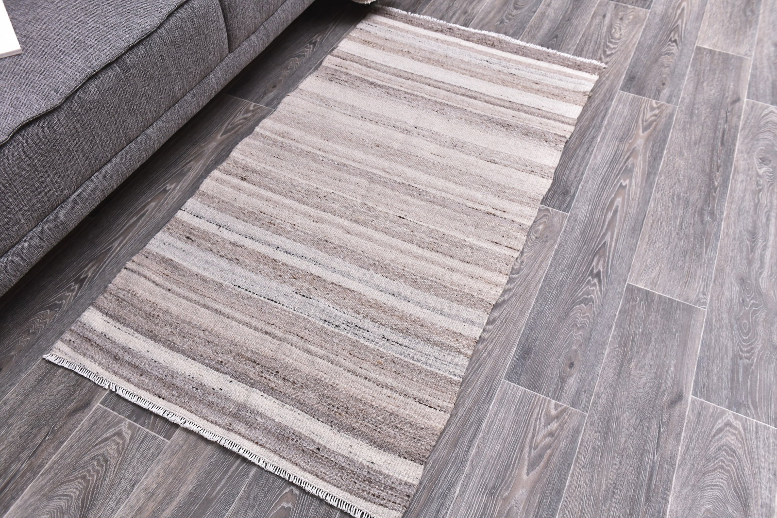 2'5'' x 4'8'' Turkish Handmade Kilim Rug - 245085 - 2