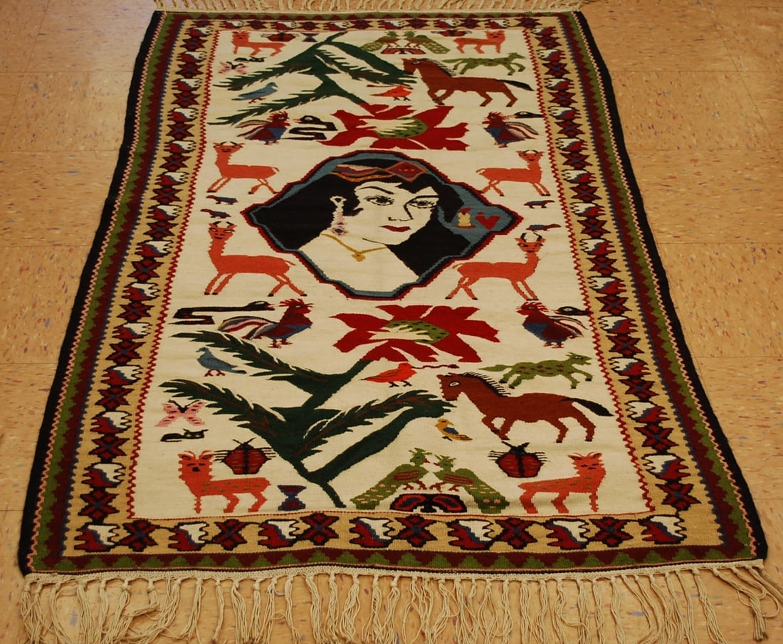 Persian SENNAH KILIM RUG 3.3x5.3: Title: Persian SENNAH KILIM RUG 3.3x5.3 Description:old,ANTIQUE HIGHLY DETAILED FINE SENNAH KILIM also known as Flat woven rug...........with exact size of 3' 3" x 5' 3" Detailed design pattern with