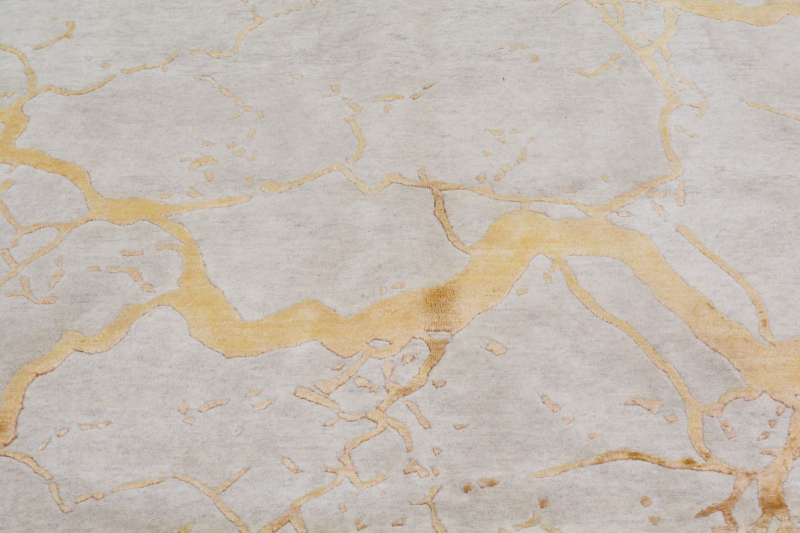 INDIAN HAND KNOTTED WOOL/SILK RUG - 3