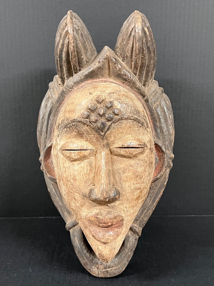 Punu Mask (1 of 5)