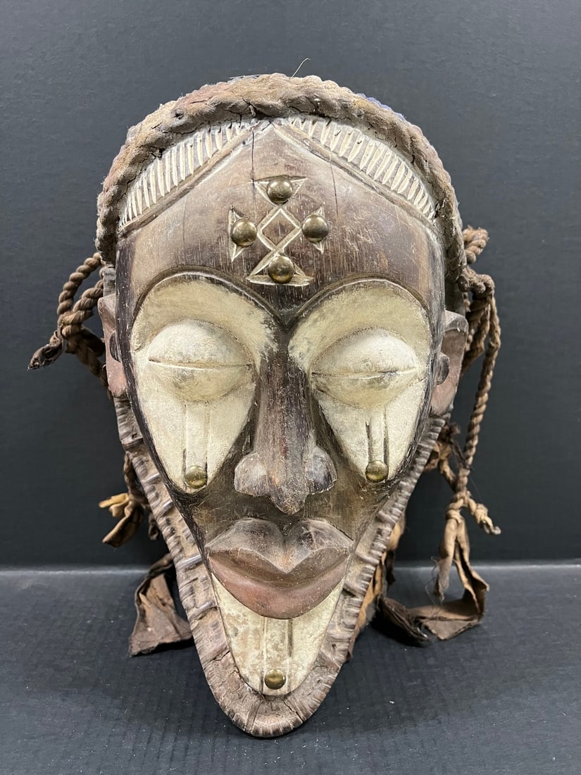 Chokwe Mask (1 of 9)