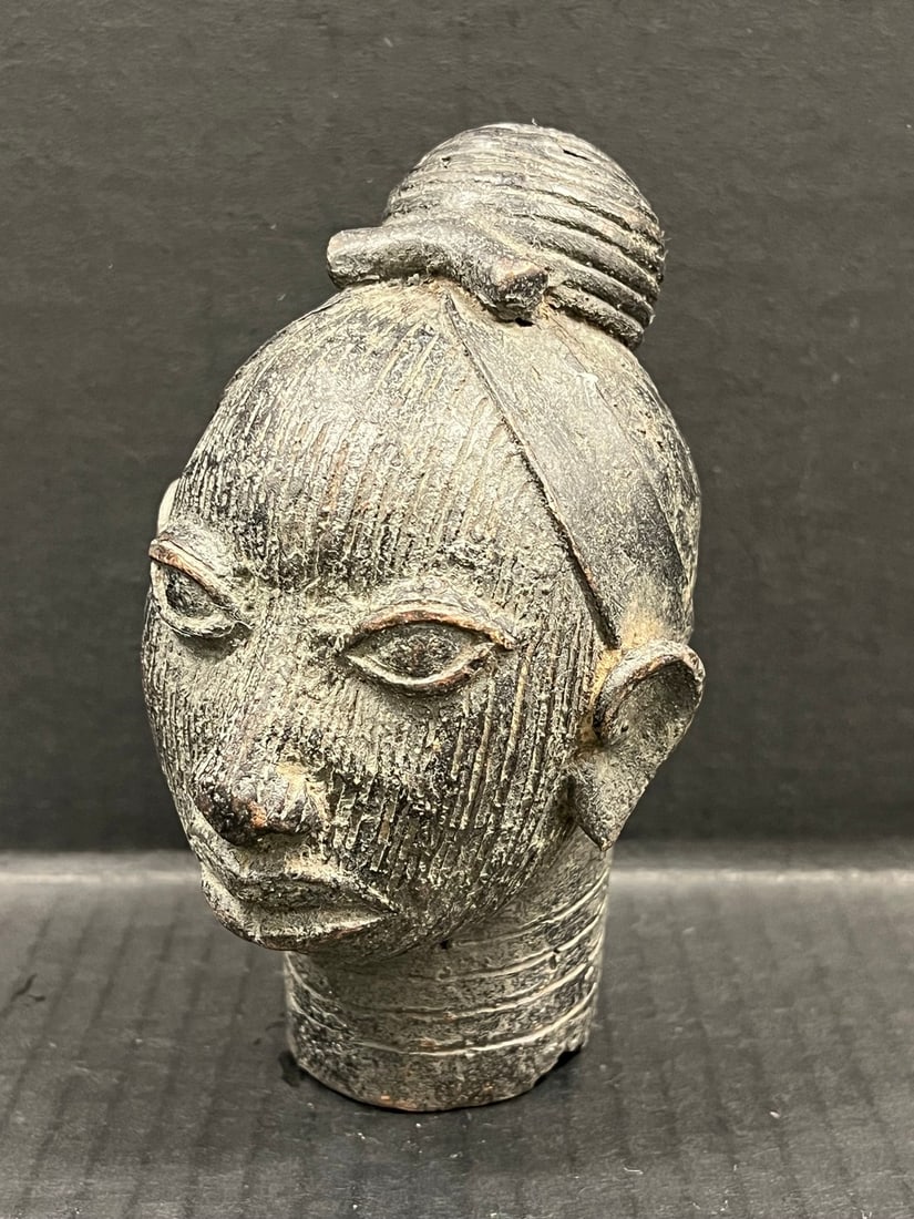 Benin Bronze Head Sculpture - 2