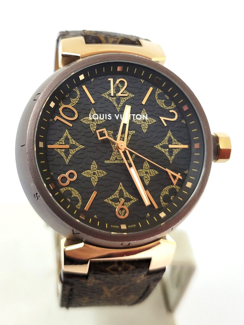 LOUIS VUITTON Watch TAMBOUR GM 38MM QA139 Quartz S/Steel PVD & 18k Rose Gold: LOUIS VUITTON Watch TAMBOUR GM 38MM QA139 Quartz S/Steel PVD & 18k Rose Gold This Unisex LOUIS VUITTON​ watch is Swiss-made. A great present for yourself or someone you love, as well