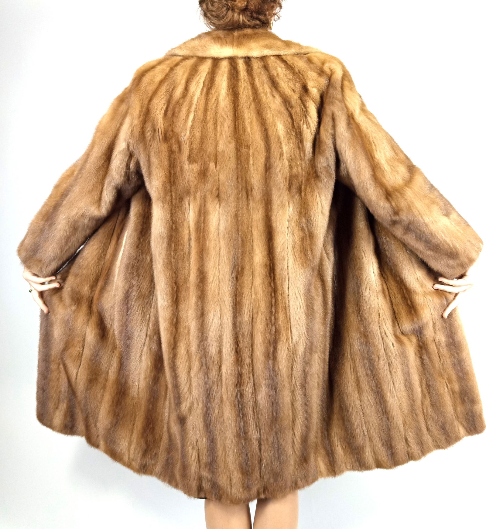 BEIGE MINK FUR COAT EU: XL ; US: 18 - 4