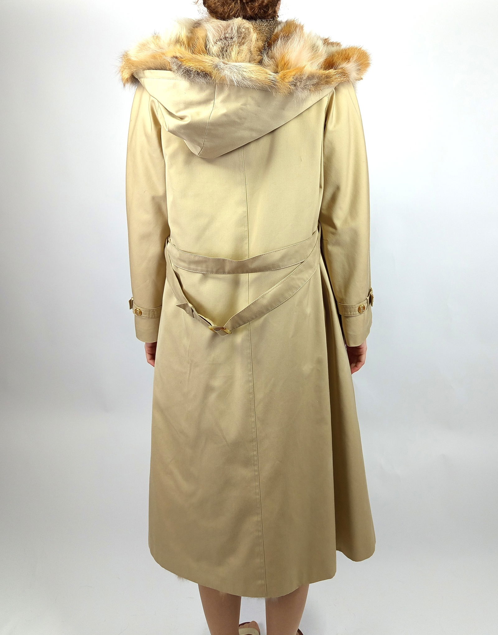 GREY PARCA RED FOX FUR COAT EU: L ; US: 16 - 4