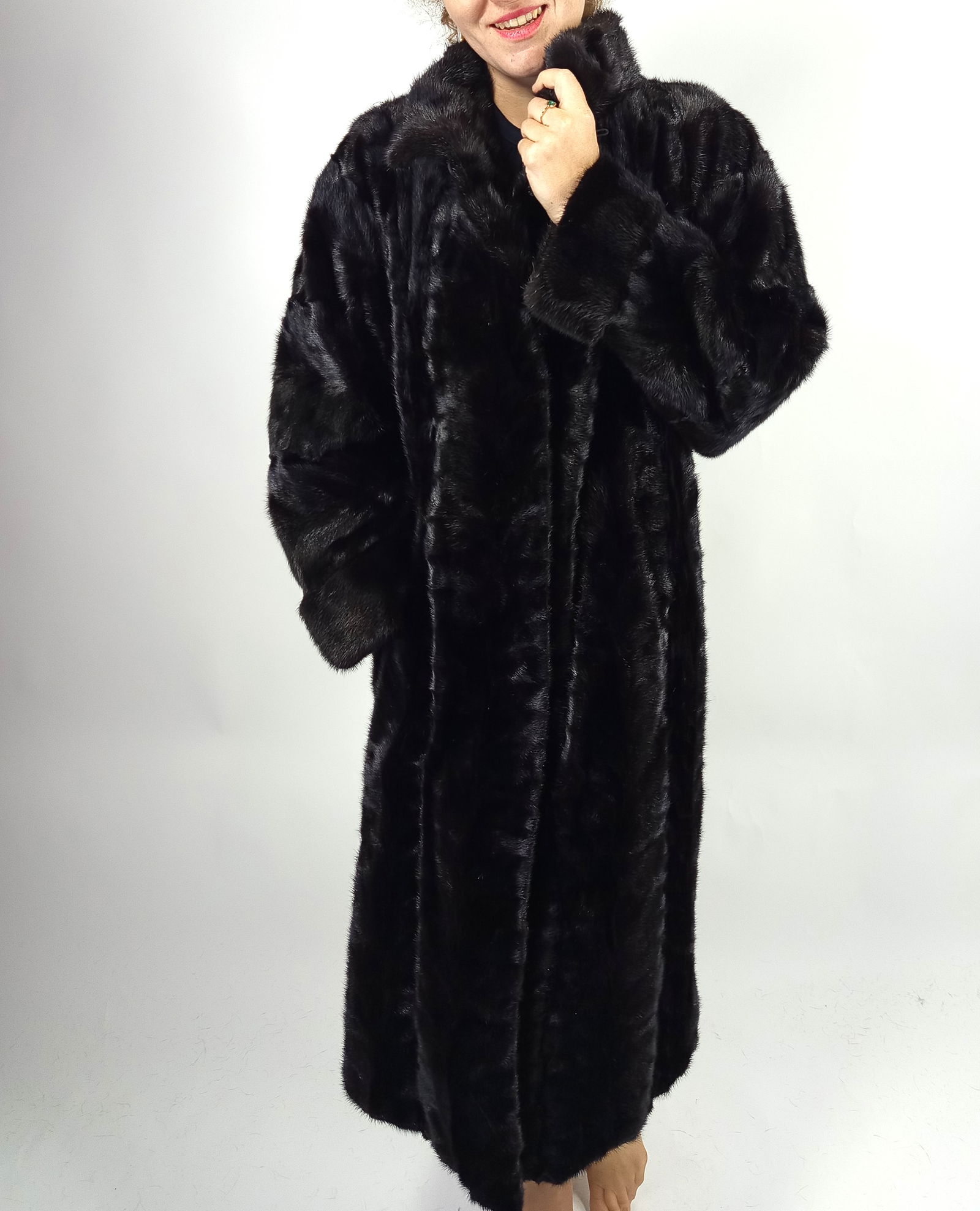 BLACK MINK FUR COAT EU: XL ; US: 24 - 4