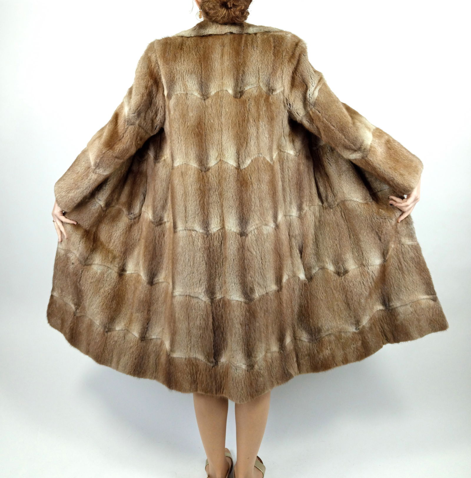 LONG MUSKRAT FUR COAT EU: L ; US: 16 - 4