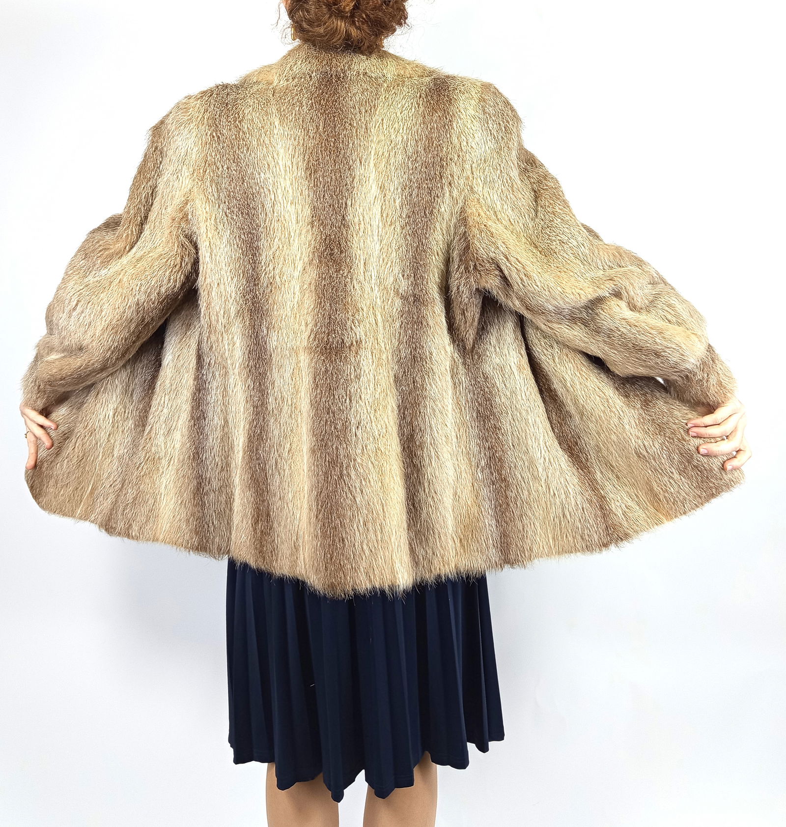 NUTRIA FUR COAT EU: L ; US: 16 - 2