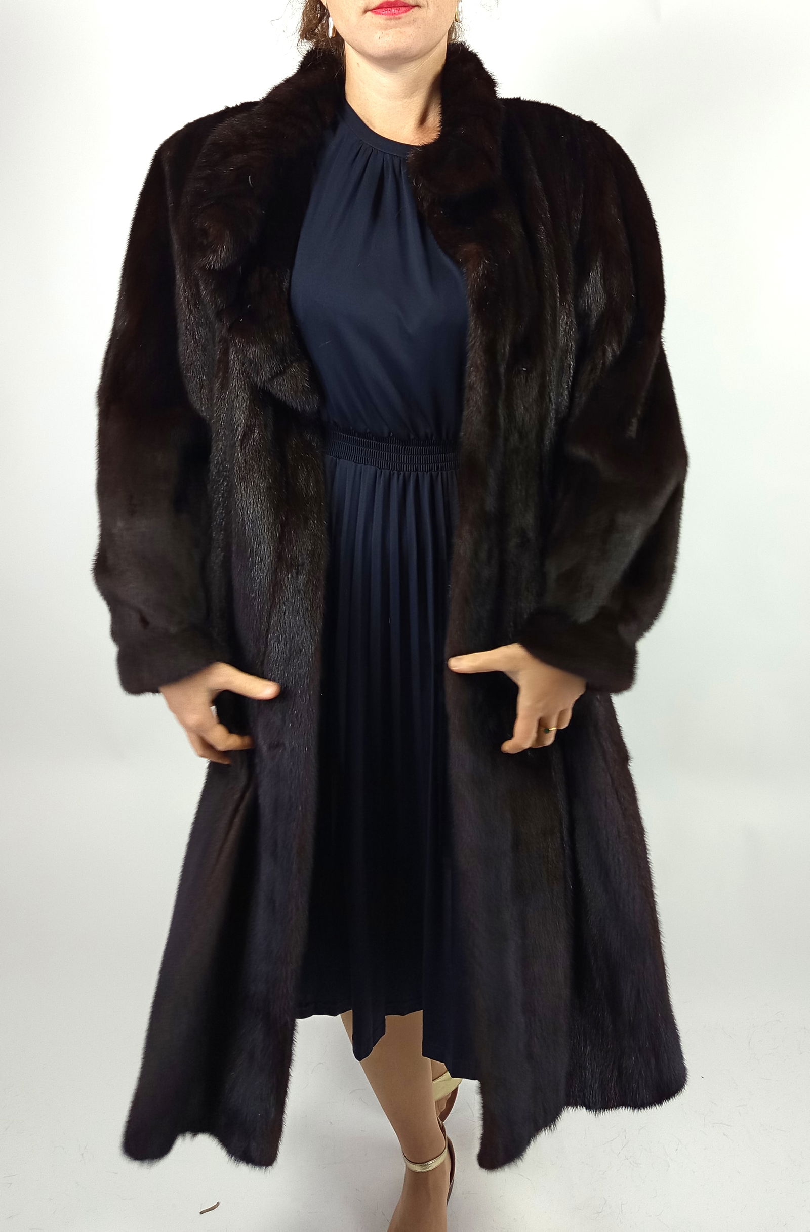 LONG BROWN MINK FUR COAT EU: XL ; US: 20 - 9