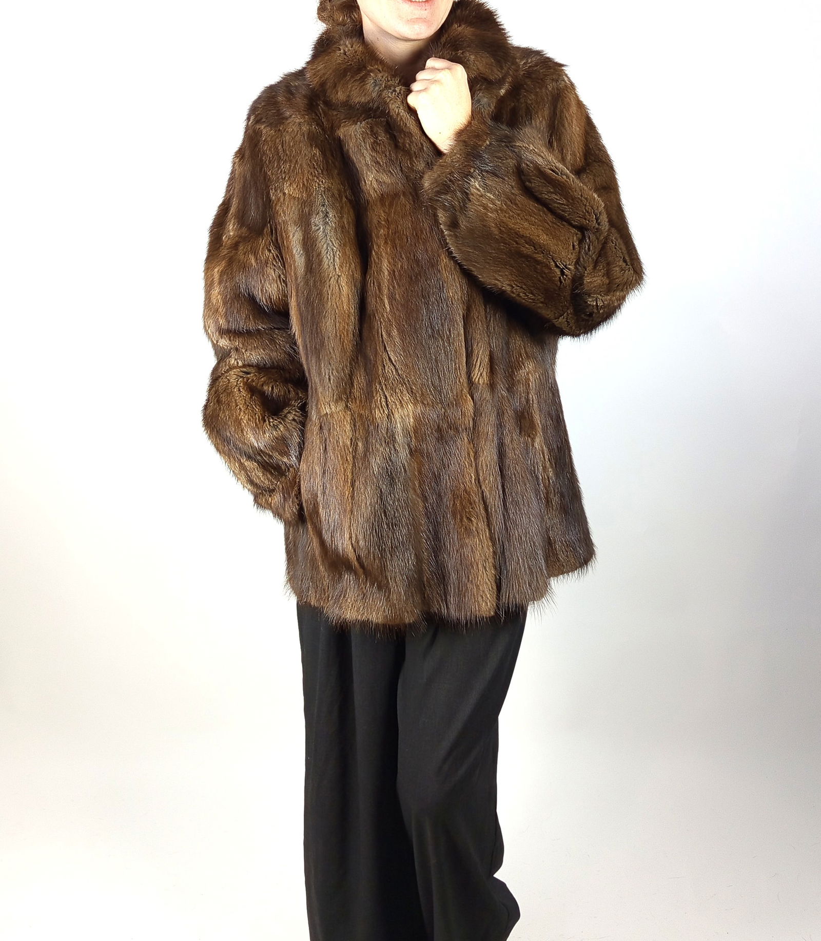 BISAM FUR SHORT COAT EU: XL - US:20 - 2